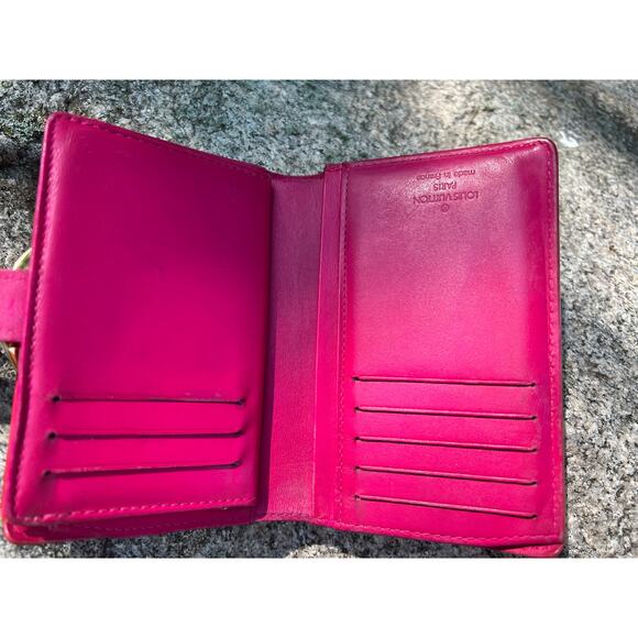LOUIS VUITTON Monogram Vernis Wallet - Picture 6 of 13
